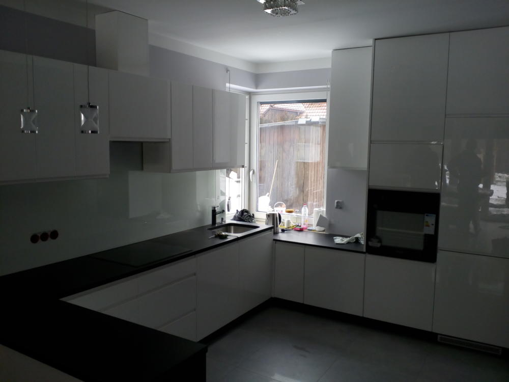 meble na wymiar białe