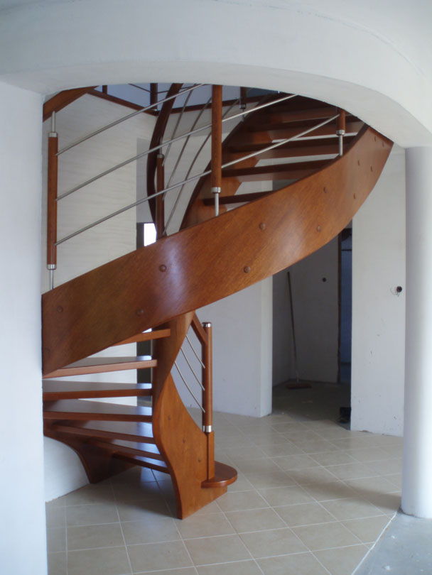 schody 1 b samonośne